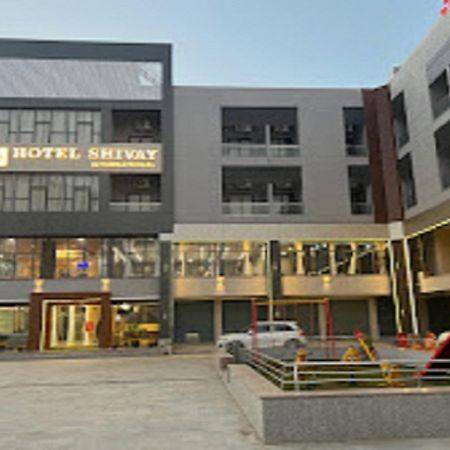 Hotel Shivay International Tharad Exteriör bild